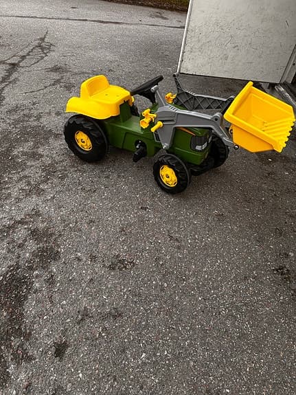 Bruder leksakstraktor med frontlastare grön gul
