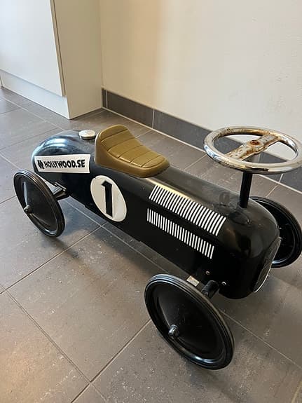 Gåbil racerbil svart