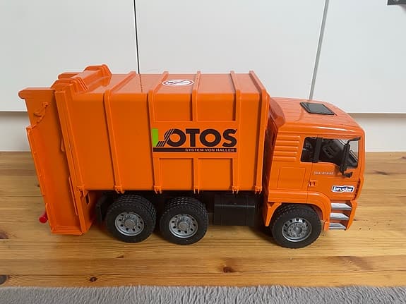 Bruder sopbil orange leksaksfordon