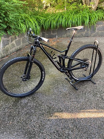 Heldämpad mountainbike