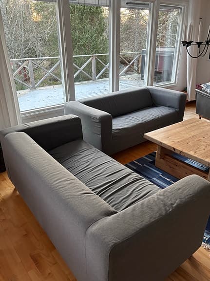 Två IKEA Klippan soffor