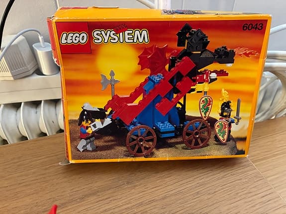 Retro Lego set 6043 - Dragon Defender