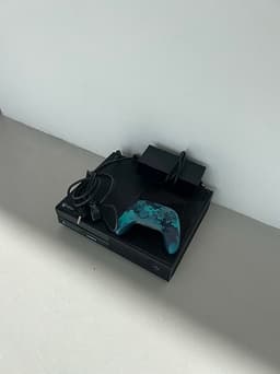 Microsoft Xbox One spelkonsol med handkontroll