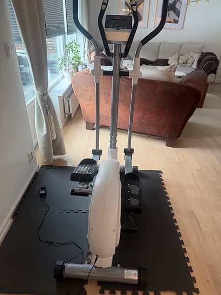 Crosstrainer vit med träningsdator