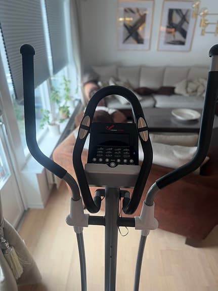Crosstrainer vit med träningsdator