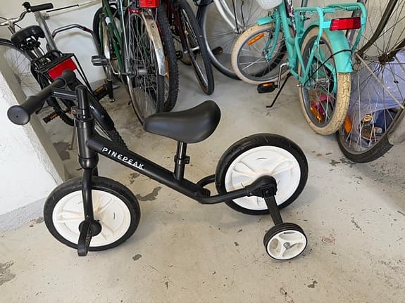Pinepeak barncykel 10" svart/ spring cykel