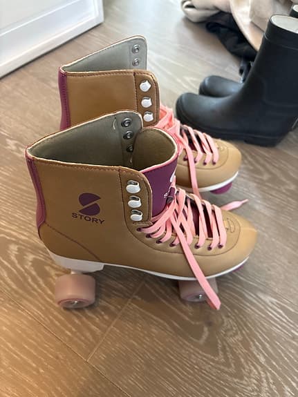 Story Soul rullskridskor storlek 41 beige rosa