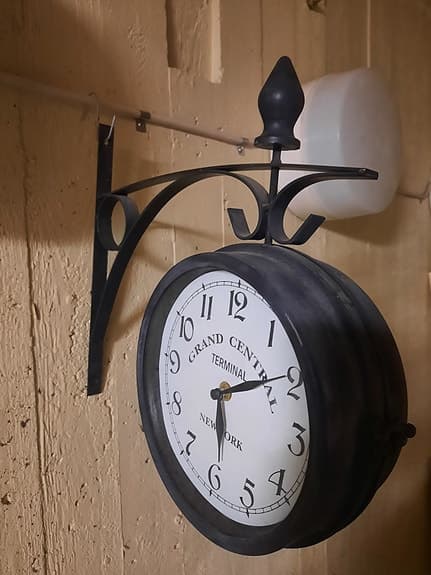 väggur chabychick retroinspirerat