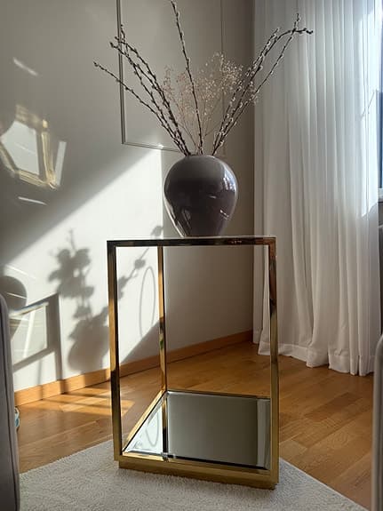 Sidobord / sängbord i guld & glas – som nytt