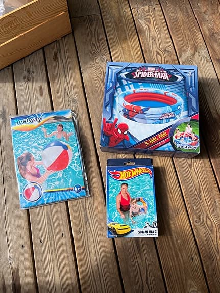 Spiderman leksakspool och badleksaker för barn