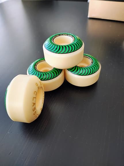 Spitfire Formula Four Classics skateboardhjul 52 mm vit grön