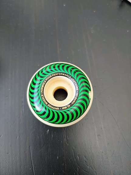 Spitfire Formula Four Classics skateboardhjul 52 mm vit grön
