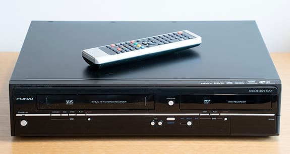 Funai WL6D-M102 - Kopiera VHS / DVD Inspelare med HDMI