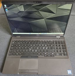 Dell Precision 3540 i7-8665U • 32 GB RAM • 1 TB SSD • Radeon Pro WX 3100