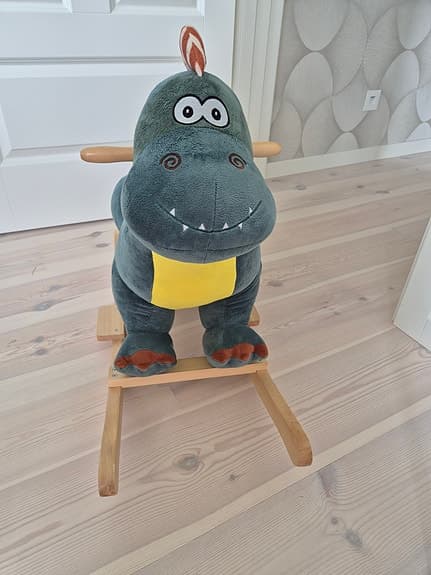 Milly Mally gungdjur dino med dinoljudeffekt. Gunghäst