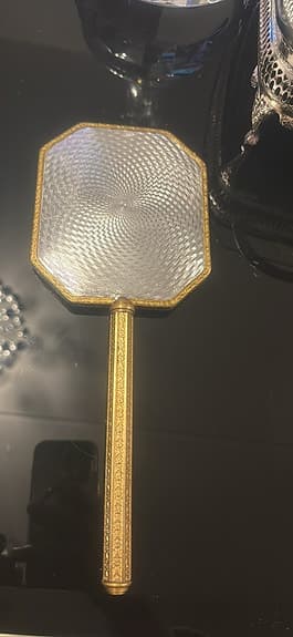 handhållbar spegel guld färg 30/40-tal