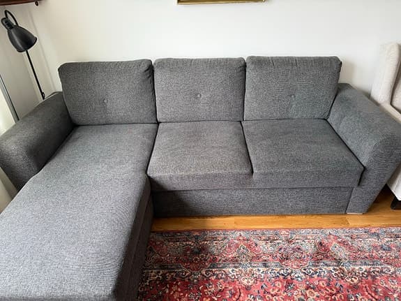 Jysk hörnbäddsoffa med schäslong grå tyg