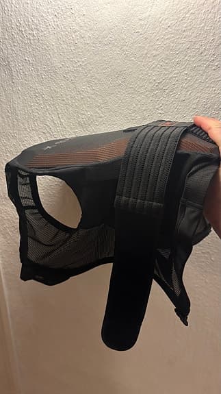 Everest D3O ryggskydd svart