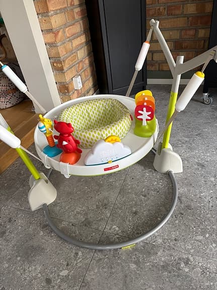 Skip Hop explore and More hoppgunga
