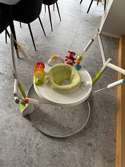 Skip Hop explore and More hoppgunga