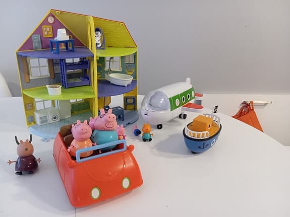 Greta Gris lekset hus bil båt flygplan figurer