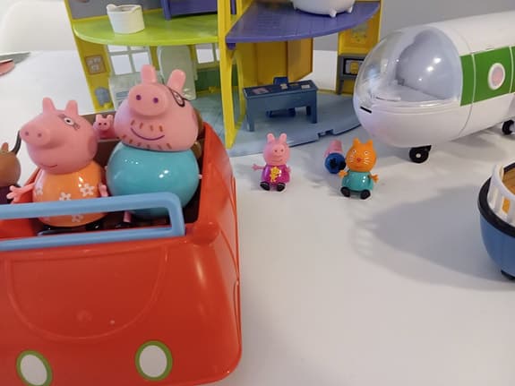 Greta Gris lekset hus bil båt flygplan figurer