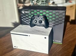 Xbox Series X 1TB + handkontroll + kartong