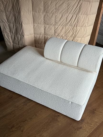 Audo Copenhagen soffa schäslong vit textil