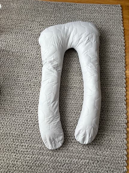 Kroppskudde/gravidkudde grå