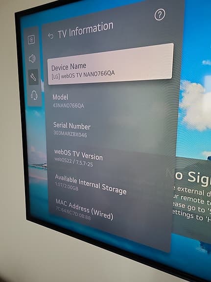 43" LG TV + Stativ