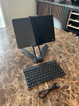 Lenovo M10 3rd Gen + Tangentbord & stativ