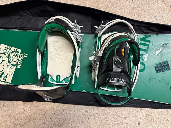 Nitro T1 Snowboard 156 cm + Bindningar & Bag