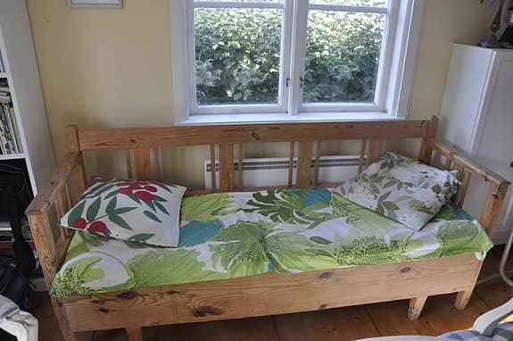 Gammal träsoffa