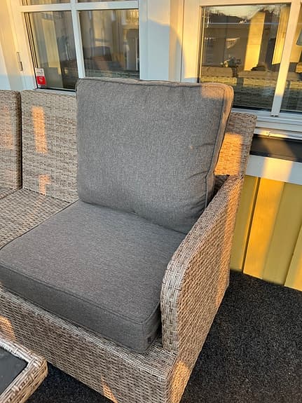 Hörngrupp utemöbler konstrotting med bord naturfärg