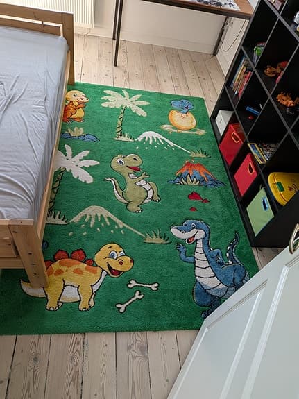 Barnmatta dinosaurier grön
