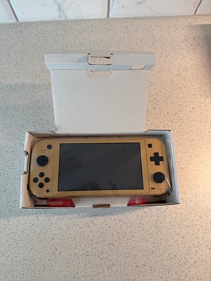 Nintendo Switch Lite Hyrule Edition