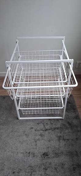 IKEA förvaringsställ med trådkorgar vit metall
