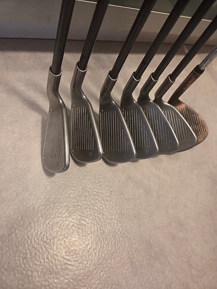2 Järnset, 3 Putter, 2 golfbag