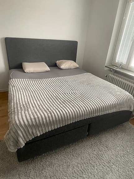 KungSängen säng med sänggavel grå