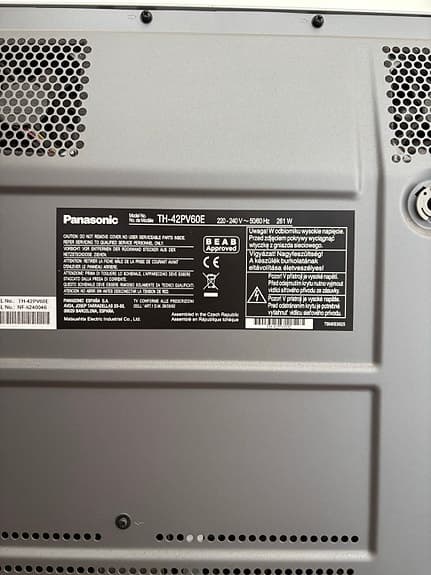 Panasonic plasma-tv 42 tum silver med stativ - perfekt för film och retro gaming
