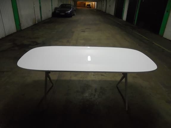 matt bord vitt