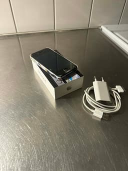 Apple iPhone 4 mobiltelefon 16 GB svart
