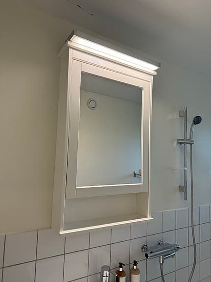 Ikea HEMNES spegelskåp badrum vit
