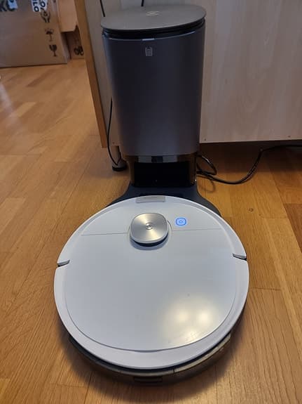 Ecovacs DEEBOT T8+, robot med tömning och roterande våtmopp