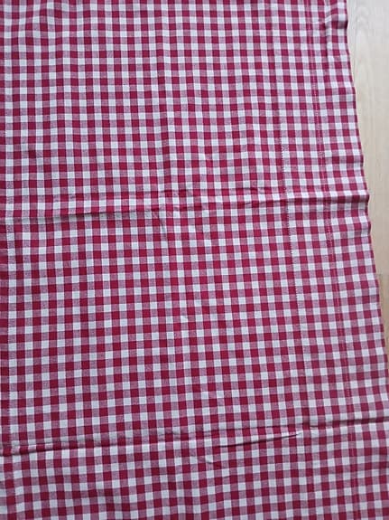 Hemtex gardinkappa i rödvit rutigt mönster