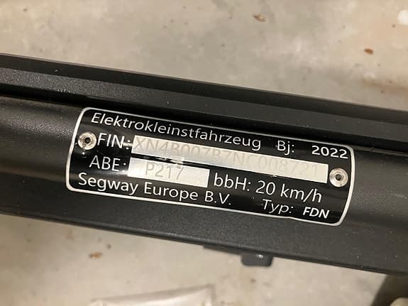 Segway elsparkcykel svart (Ninebot by Segway KickScooter elscooter F20D)