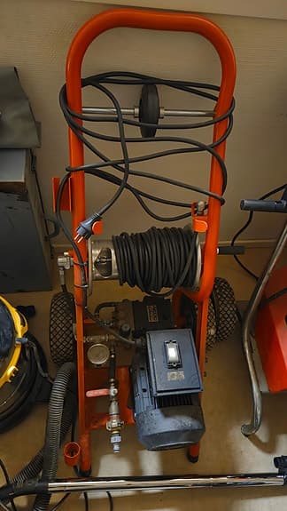 Högtryckstvätt på vagn med elmotor