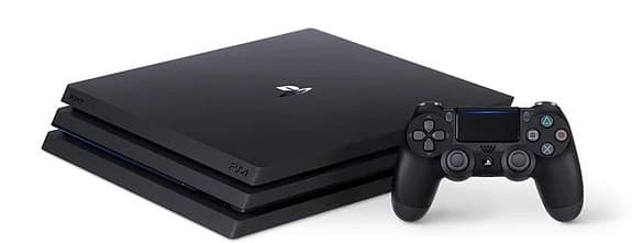 PS4 Pro i toppskick – nyservad + 3 kontroller + spel!