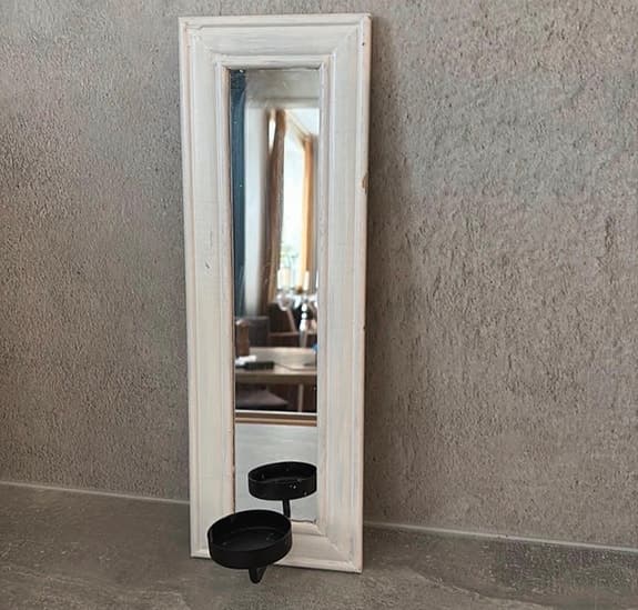 Søstrene Grene spegel med vit ram och ljushållare