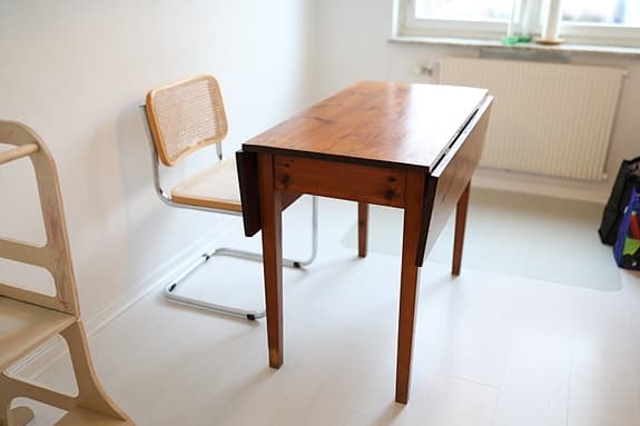 Fällbart bord i trä